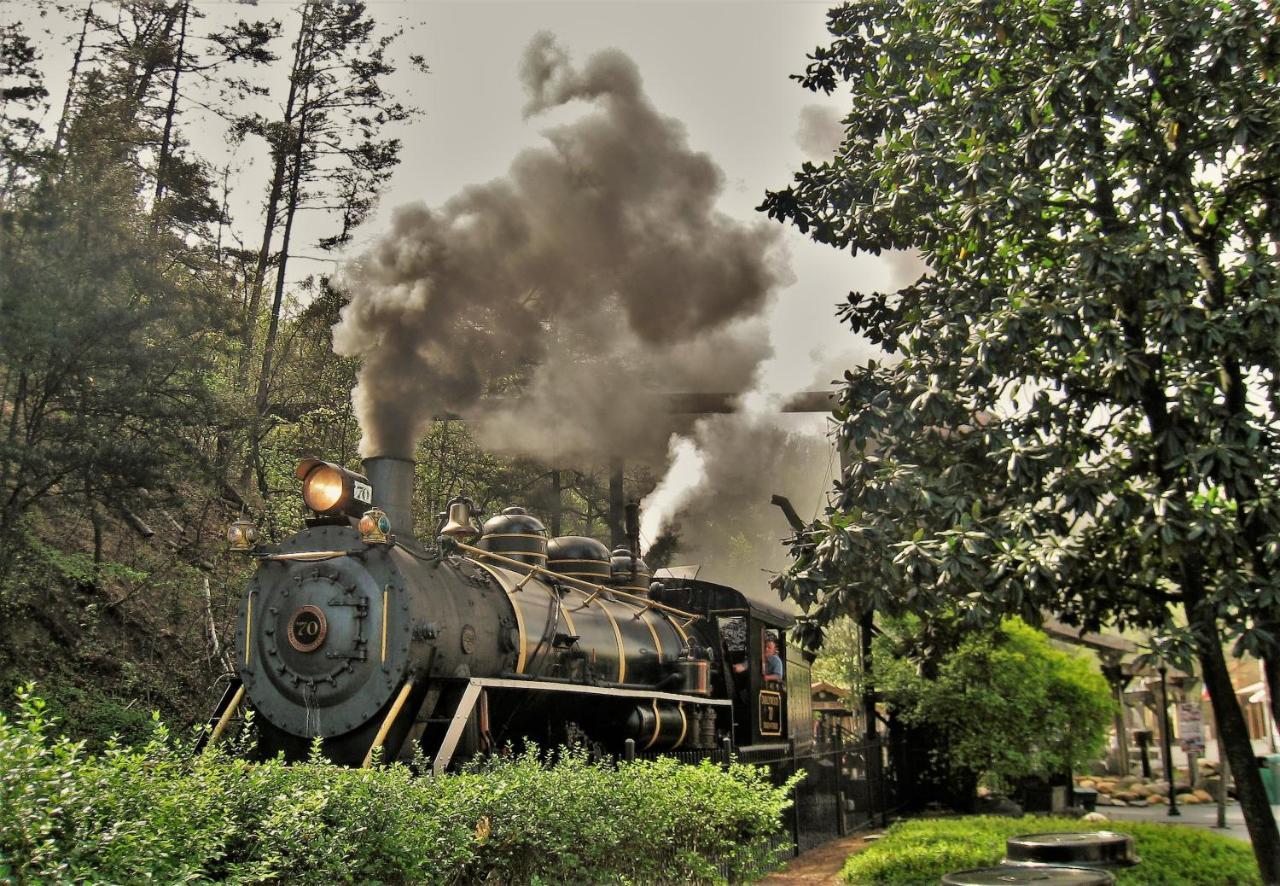 Mountain Lake Lodge, Hot Tub, Theater Room, 1089 Free Tickets Each Paid Day, Dollywood And More Sevierville Exterior foto